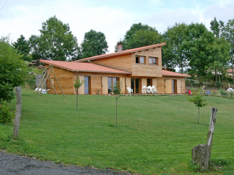 Projet P. &agrave; Isserteaux (63 270).
Bureaux et maison &eacute;cologique tr&egrave;s haute performance &eacute;nerg&eacute;tique.