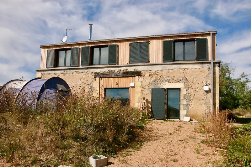 Projet F. &agrave; Lignerolles (03 410).
R&eacute;habilitation et transformation &eacute;cologique d'une grange en pierre en maison individuelle.